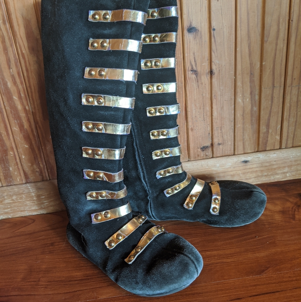 Joyfolie Sloan Boots Black and Gold